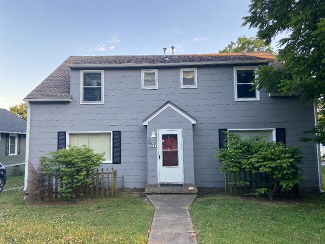 Building Photo - 605 W Mechanic St