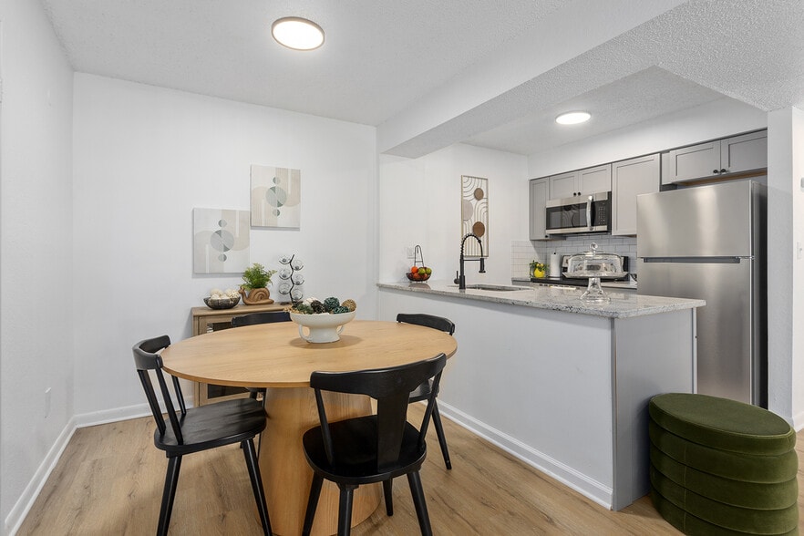 Building Photo - Robin Hill Apartments