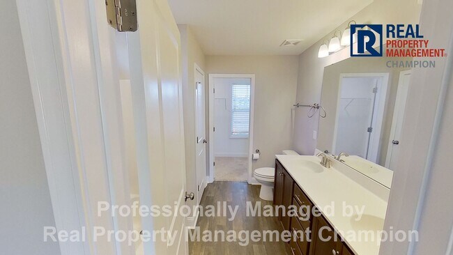 Building Photo - Spacious Home with Fenced Yard