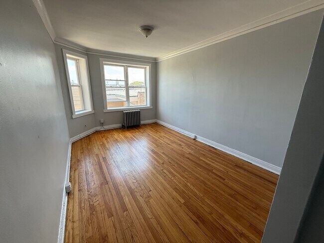 Building Photo - 5912 W 26th St