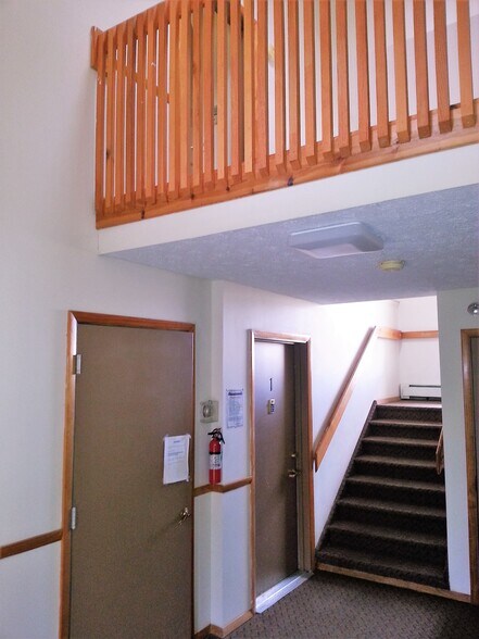 Building Entry View - 4011 Rockwell Ave