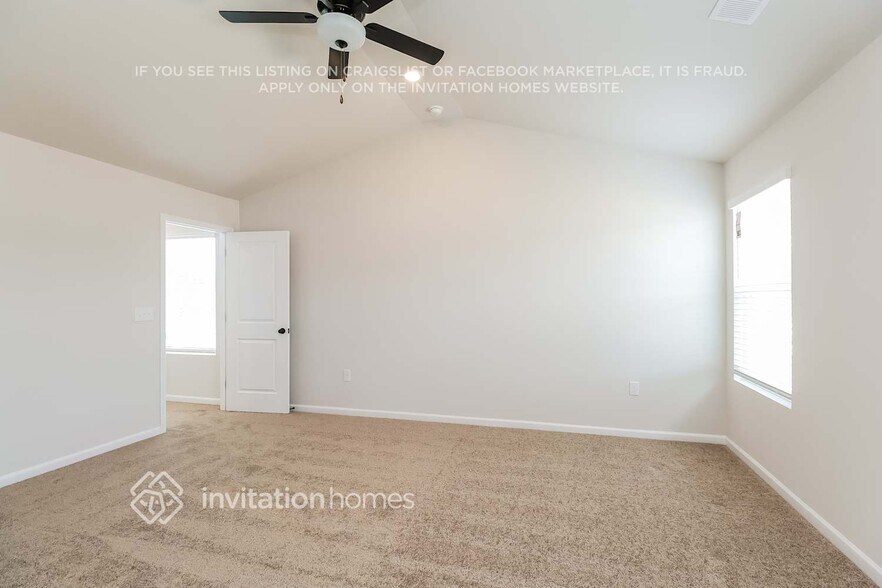Building Photo - 3331 Fox Hall Dr