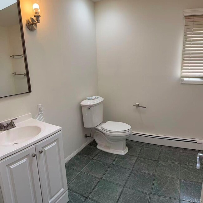 Building Photo - 10 The Spur