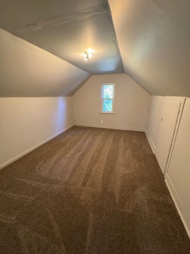 Building Photo - 1150 Kinnaird Ave