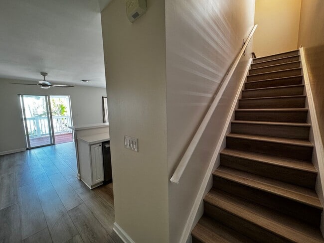 Building Photo - Key West Condo For Rent