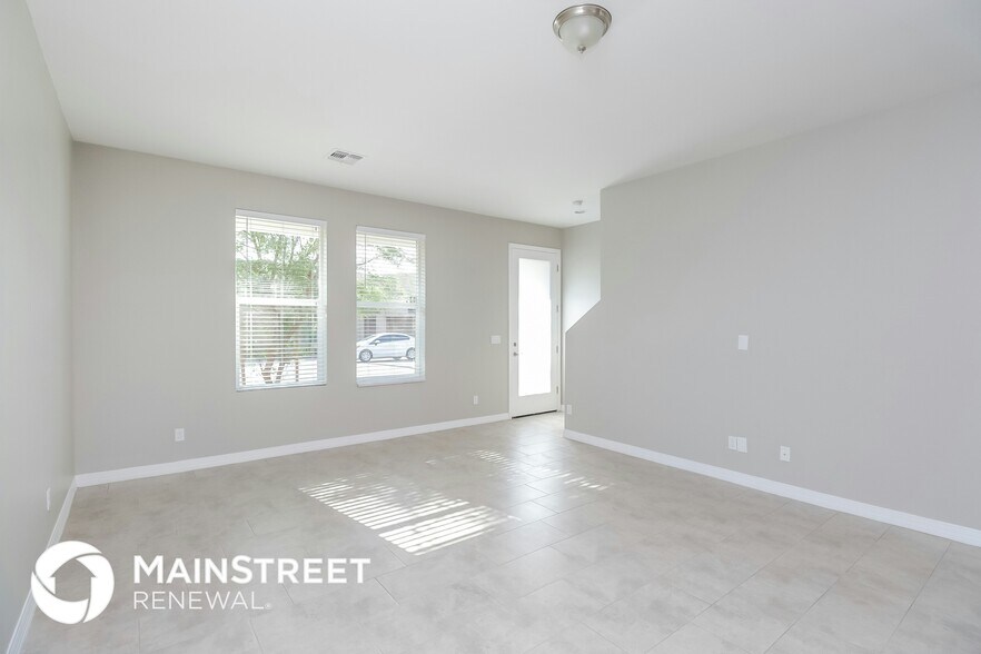 Building Photo - 2000 N 36th St