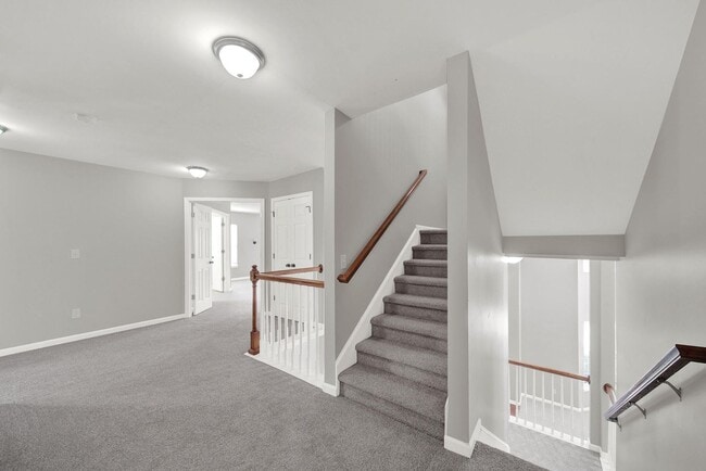 Building Photo - Stunning 6 Bed 3.5 Bath Home in Davidson!