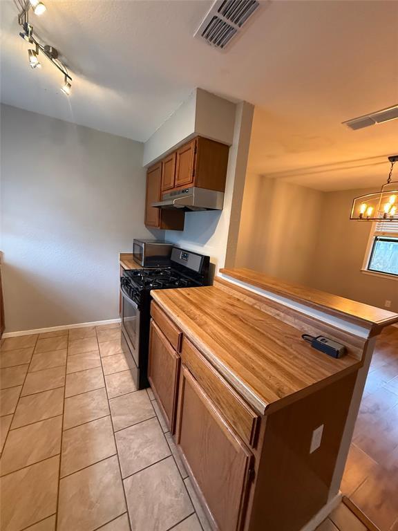 Building Photo - 2811 Crownspoint Dr