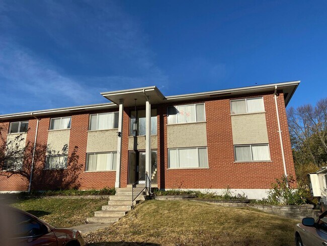 Primary Photo - Updated 2 Bedroom One Bath Apt in Florissant!