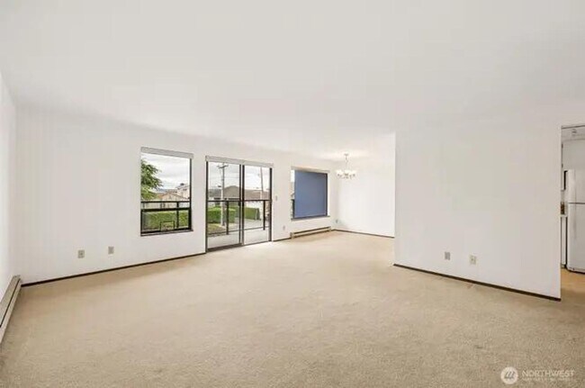 Building Photo - 2 Bed 1 Bath Des Moines Condo w/ Puget Sound Views!
