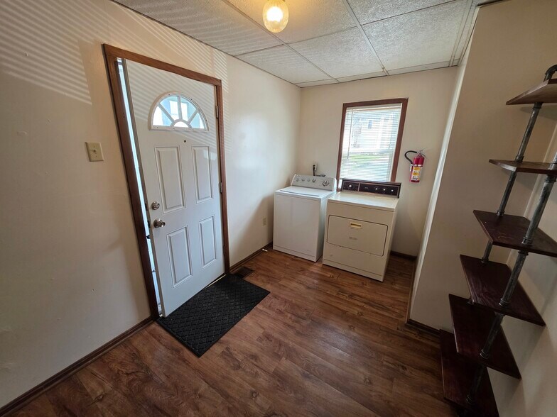 Building Photo - 497 Sumner St