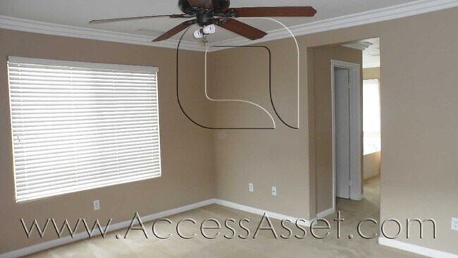 Building Photo - Stunning 3 Bed/ 2.5Bath Beaumont Home!