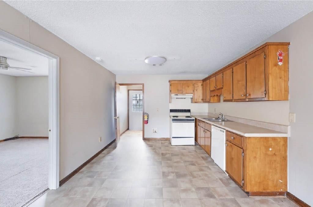 Building Photo - 124 Evergreen Trail SE
