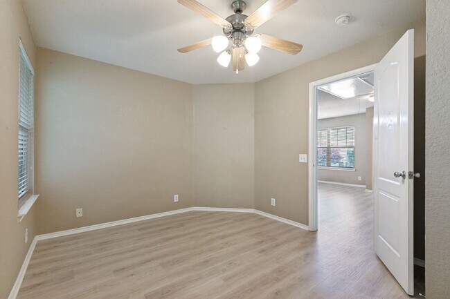 Building Photo - 6126 S Jolie Ct