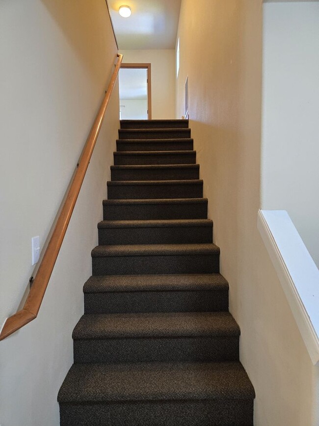Building Photo - STATUS: AVAILABLE |R16| $2450