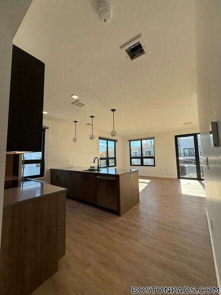 Building Photo - 199 Gardner St