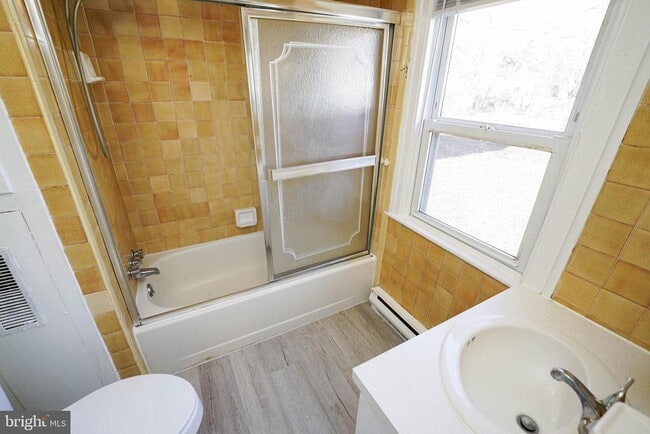 Building Photo - 415 E East St