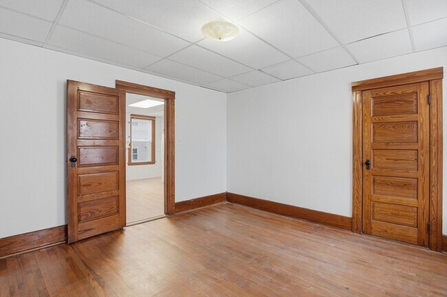 Building Photo - 34 King Philip Rd