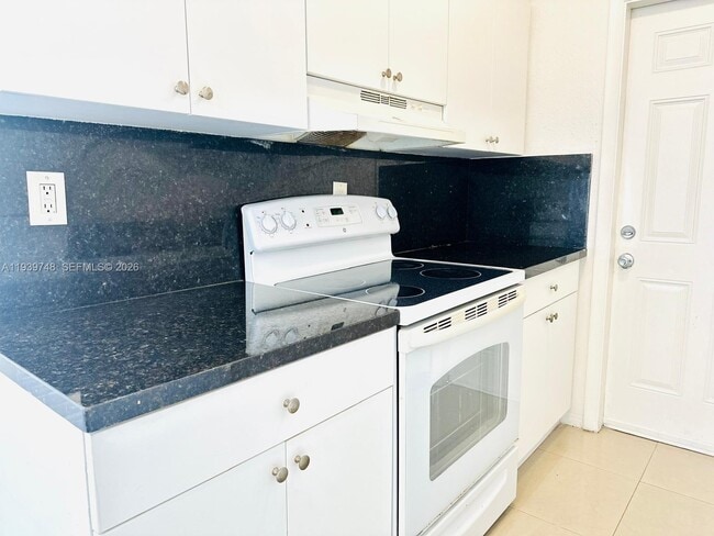 Building Photo - 1951 NE 167th St