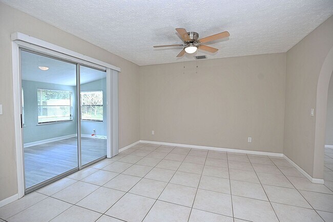 Dining Room - 2953 SE Bamboo St