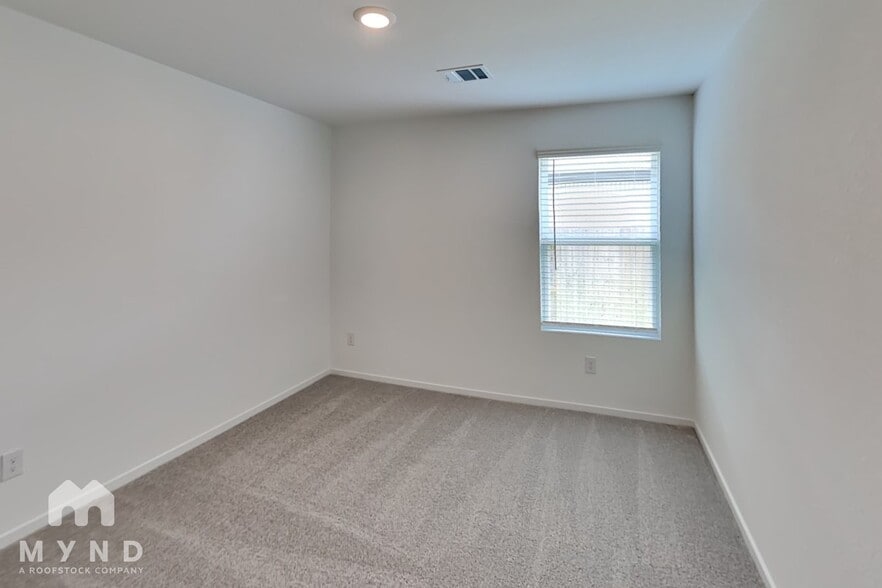 Building Photo - 922 Lago Laceno Ln