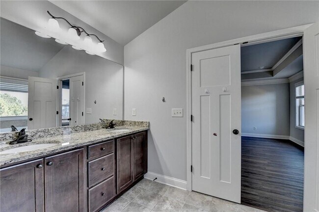 Building Photo - 1264 Brynhill Ct