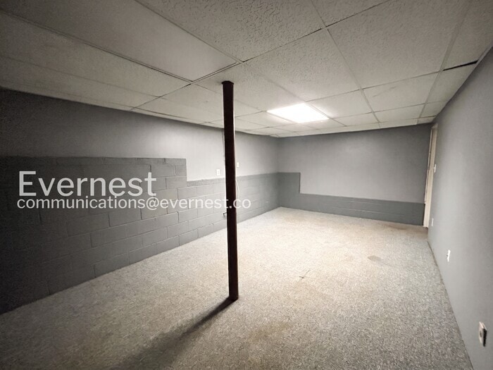 Building Photo - 313 Silverthorne Cir