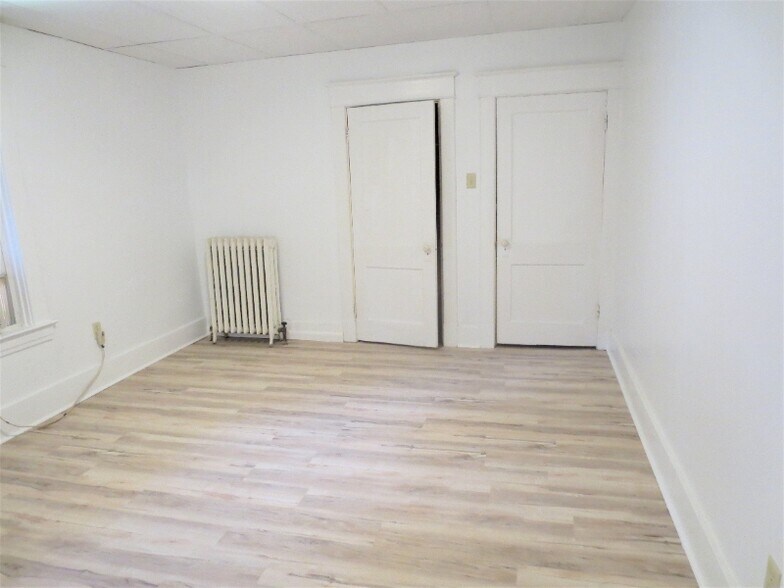 Building Photo - 2421 Beechwood Blvd