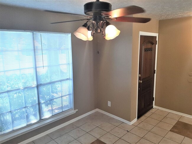 Building Photo - Charming 3-Bedroom, 2-Bath Home in Eastern...