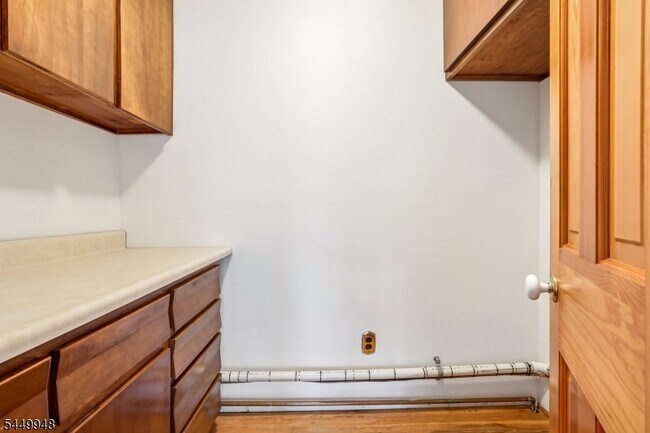 Building Photo - 488 Cedar Ln
