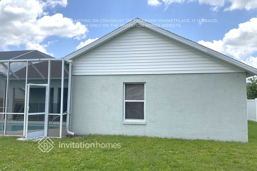 Building Photo - 4841 14th Ave E