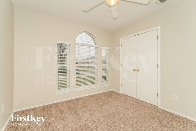 Building Photo - 207 Amherst Dr