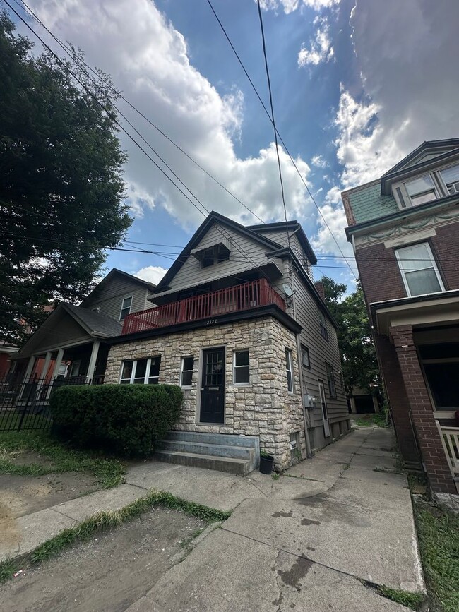 Building Photo - 2322 Ravine St