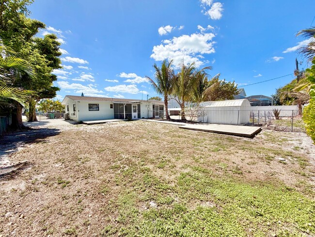 Building Photo - RFR (543 103rd Ave)