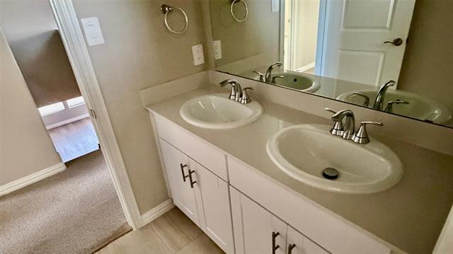 Building Photo - 600 Midnight Oak Dr