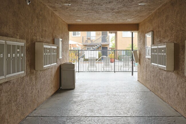 Building Photo - 2-Bed, 1.5-Bath Condo in Convenient El Cajon Location