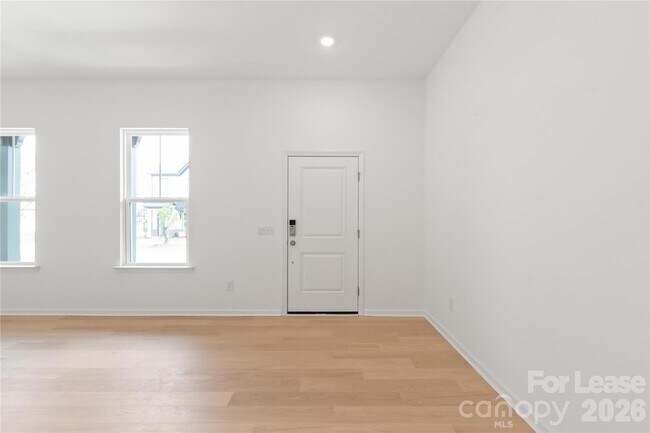 Building Photo - 204 Silver Fleet Dr