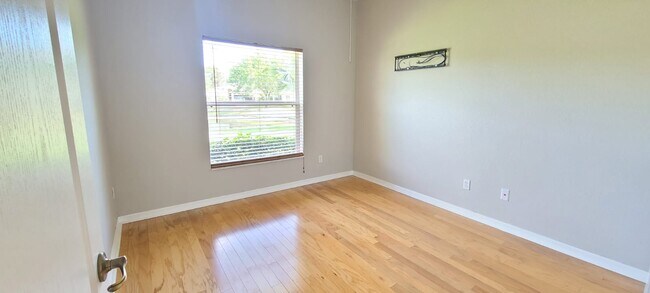 Building Photo - 825 Wingate Trail