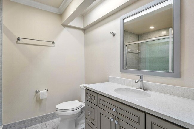 Building Photo - 11 Lexington Ln E