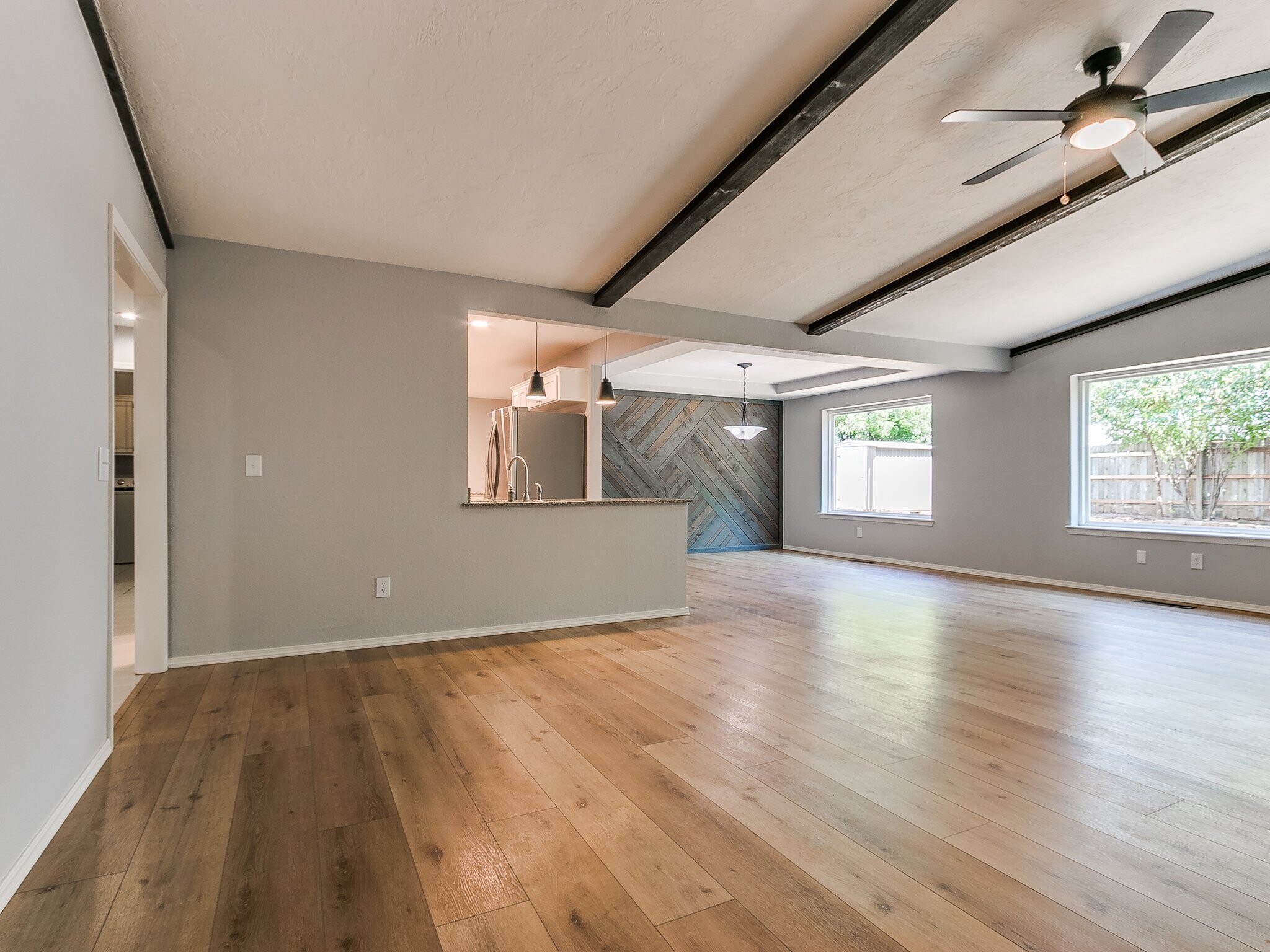 Building Photo - 9906 Mantle Dr