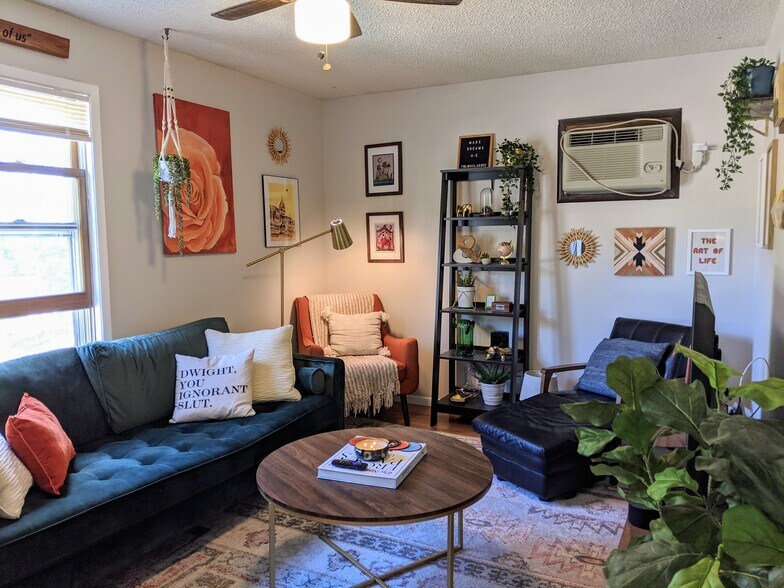 Building Photo - 680 Juno Ave