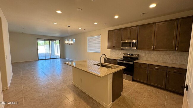 Building Photo - 5602 W Mauna Loa Ln