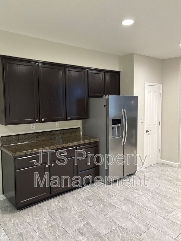 Building Photo - 9542 Windrose Ln