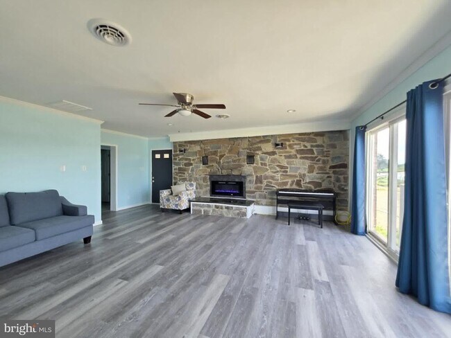 Building Photo - 22931 Steele Dr