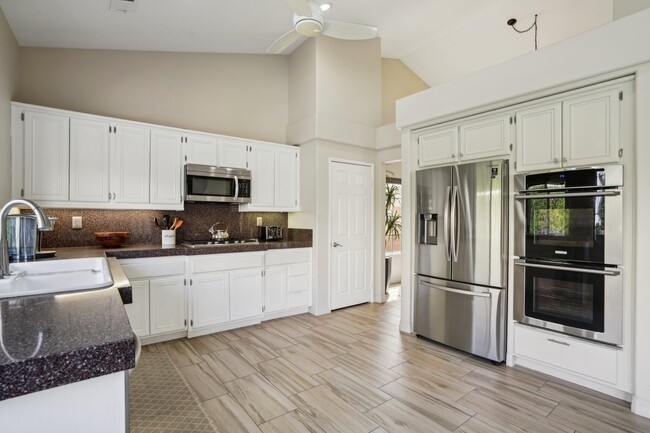 Building Photo - 45450 Desert Fox Dr