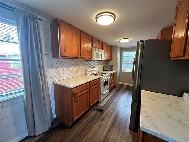 Building Photo - 810 S Sandpiper St