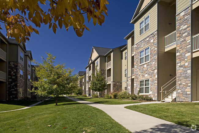 Building Photo - Settlers Creek