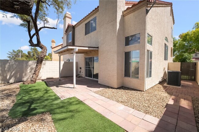 Building Photo - 1656 Cloister Ave
