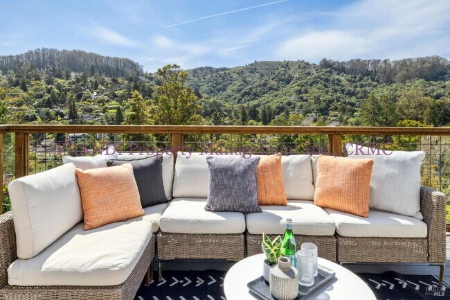 Building Photo - Quintessential Mill Valley Lifestyle in th...