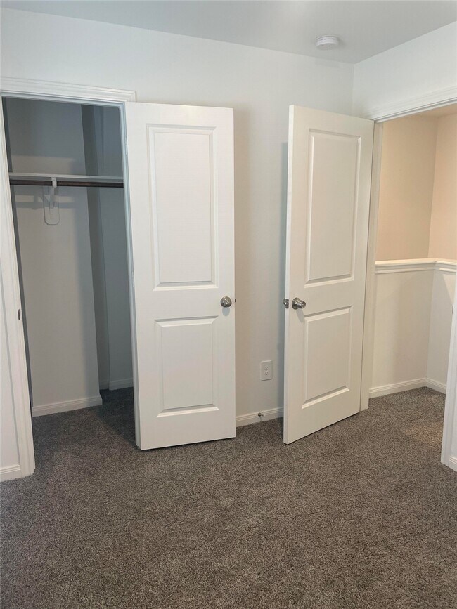 Building Photo - 9718 Marie Vlg Ct